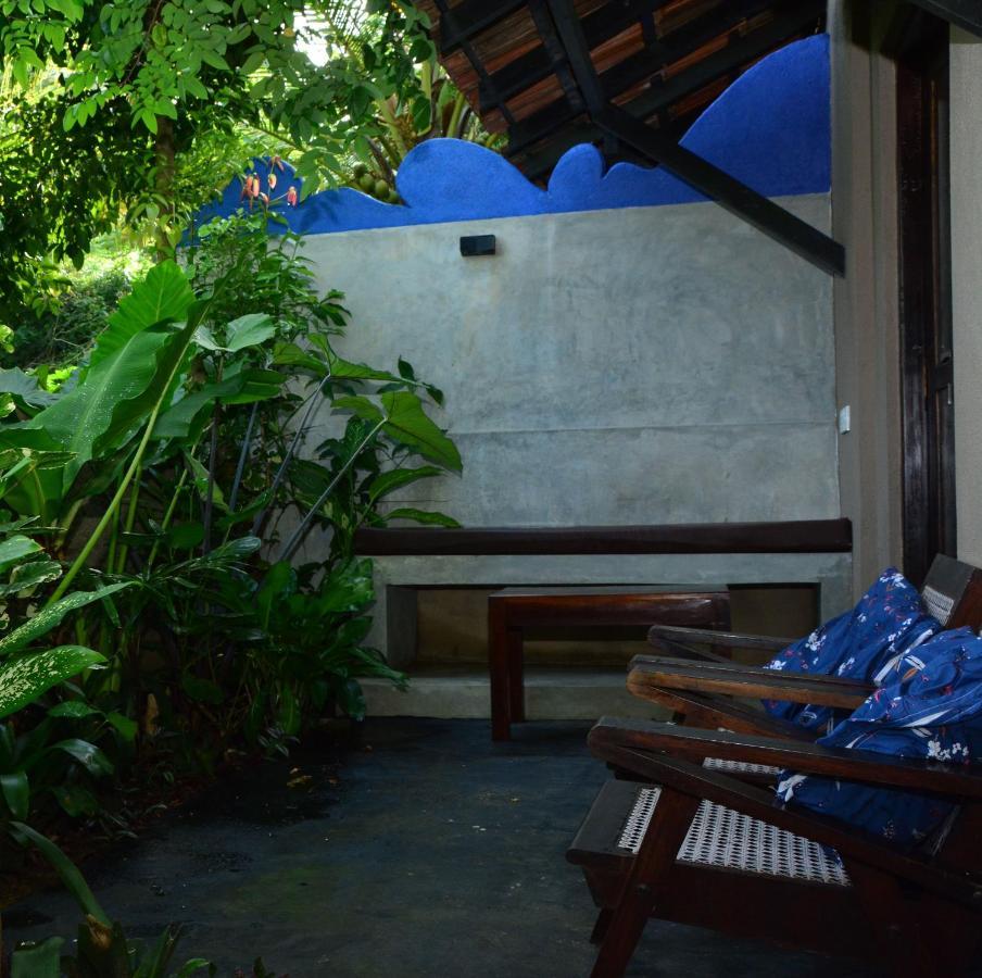 View Guesthouse & Bistro At Goyambokka Tangalle Exteriör bild
