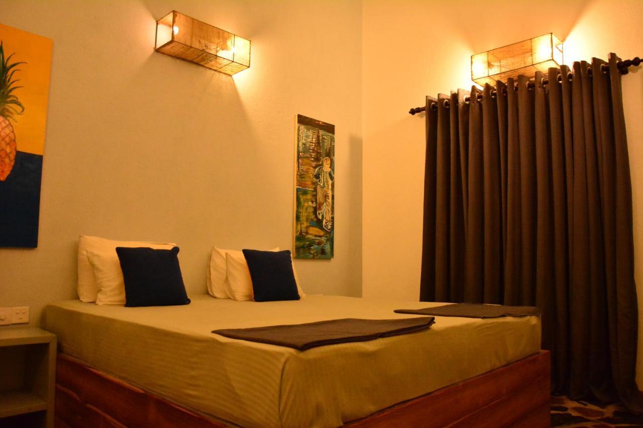 View Guesthouse & Bistro At Goyambokka Tangalle Exteriör bild